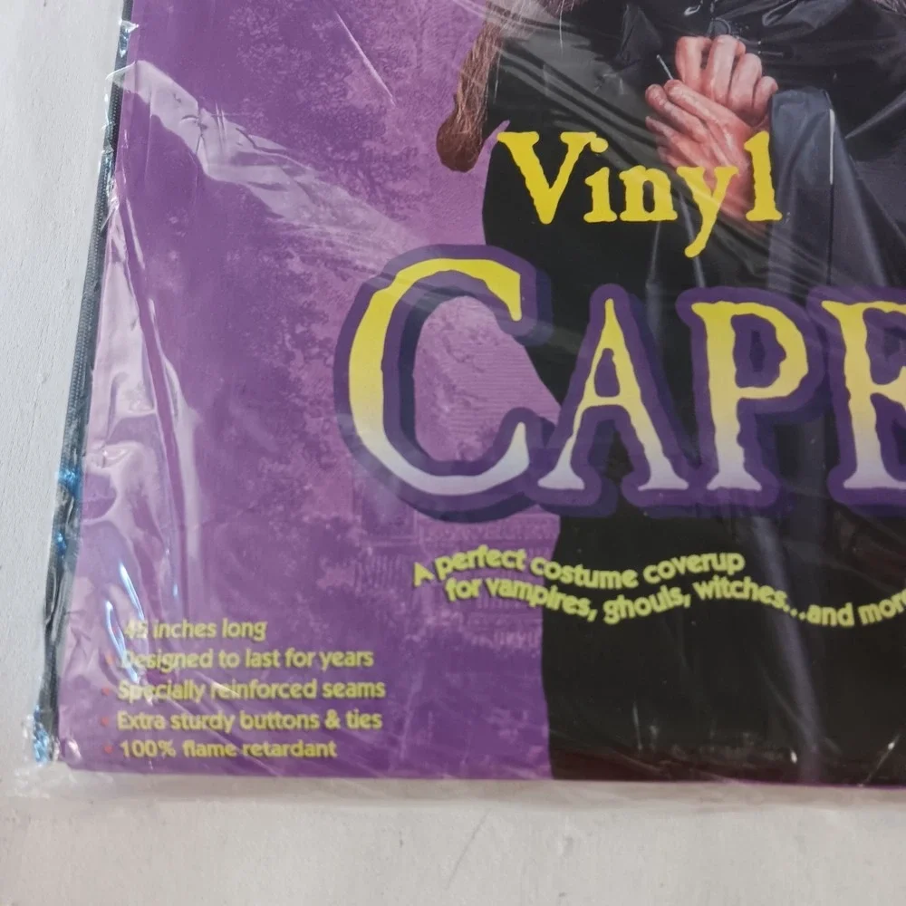 NOS Vintage 1995 Creepy‎ Creatures Vinyl Cape Sealed Halloween Witch Vampire 45